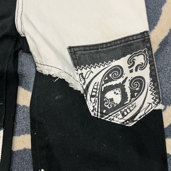 Upcycled patchwork jeans - Picture 4 of 5